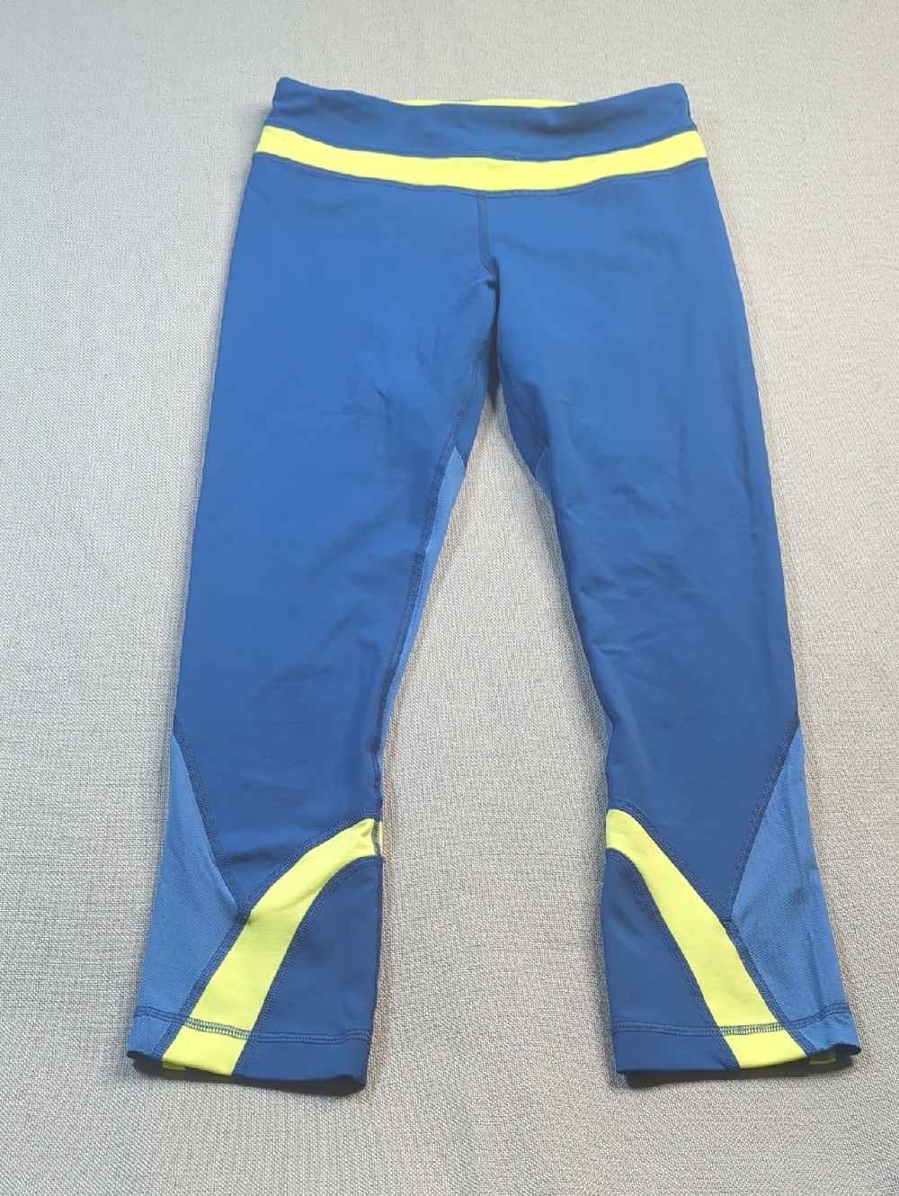 Lululemon‎ Blue Capri Leggings Neon Yellow Trim Athletic Cropped Women's